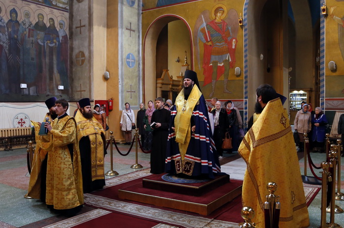 Епископ Нестор совершил молебен перед началом занятий на катехизаторских курсах