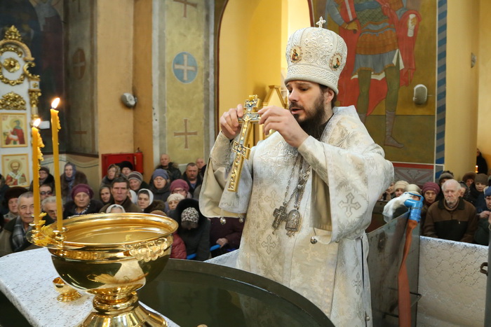В Крещенский сочельник епископ Нестор совершил Литургию и чин великого освящения воды в Вознесенском кафедральном соборе Кузнецка