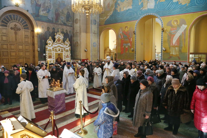 Архиерейское богослужение во вторую Родительскую субботу Великого поста в Вознесенском кафедральном соборе Кузнецка