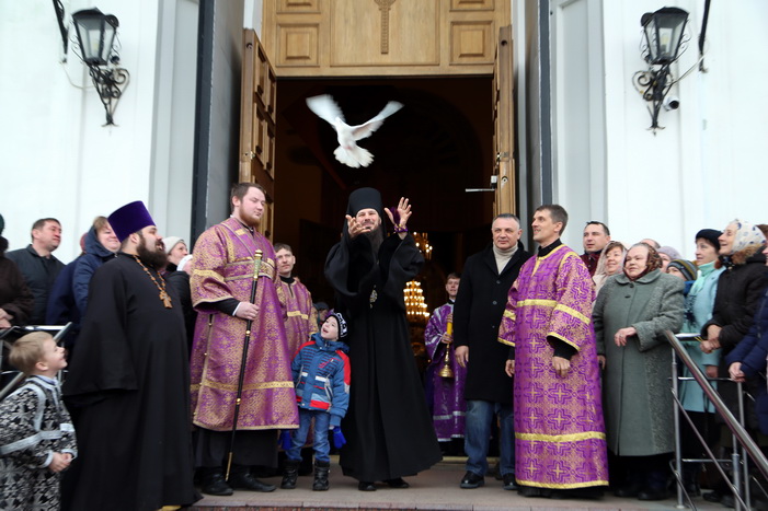 В Великую Субботу епископ Нестор совершил Литургию св. Василия Великого в Вознесенском кафедральном соборе Кузнецка