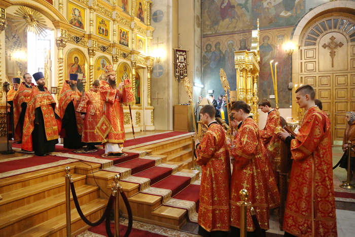 Всенощное бдение в Вознесенском кафедральном соборе Кузнецка в канун недели 3-й по Пасхе, святых жён-мироносиц