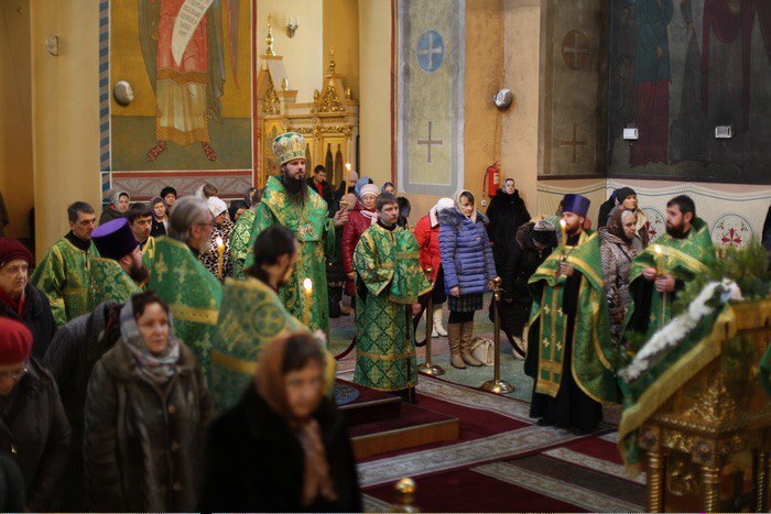 Утреня в Вознесенском кафедральном соборе Кузнецка накануне Лазаревой субботы
