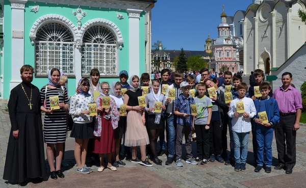 Паломническая поездка выпускников воскресной школы в Сергиев Посад и Москву