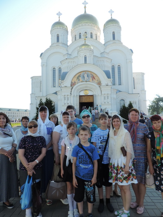 Паломники Вознесенского кафедрального собора посетили Свято-Троицкий Серафимо-Дивеевский женский монастырь