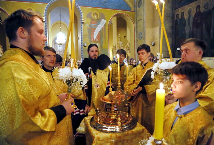 Всенощное бдение в канун празднования Казанской иконы Божией Матери в Вознесенском кафедральном соборе Кузнецка