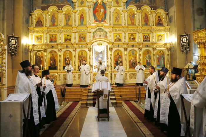 Епископ Нестор совершил часы навечерия Рождества Христова в Вознесенском кафедральном соборе Кузнецка