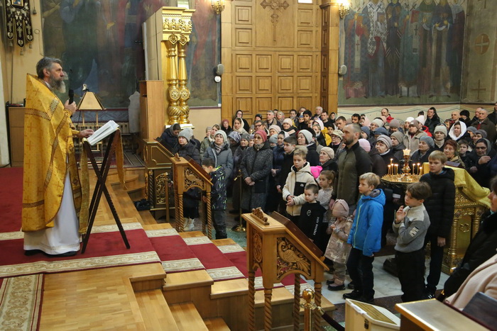 Божественная литургия в Вознесенском кафедральном соборе Кузнецка в Прощеное воскресенье