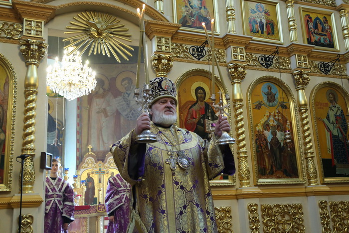 Епископ Назарий совершил Божественную литургию в Вознесенском кафедральном соборе г. Кузнецка