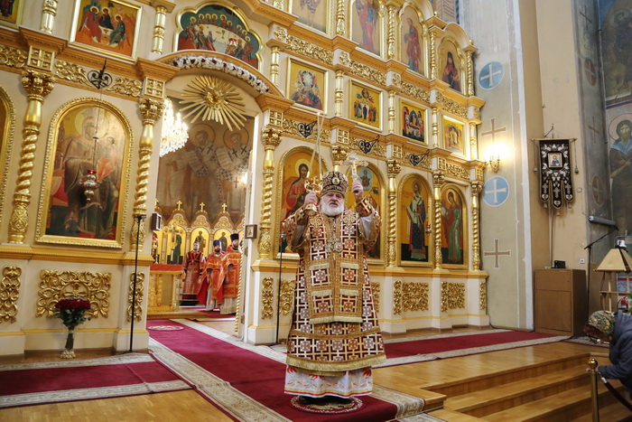 В день Радоницы епископ Назарий совершил Литургию и Панихиду в Вознесенском кафедральном соборе Кузнецка
