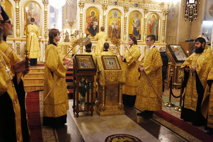 Всенощное бдение в канун дня памяти святителя Спиридона, епископа Тримифунтского