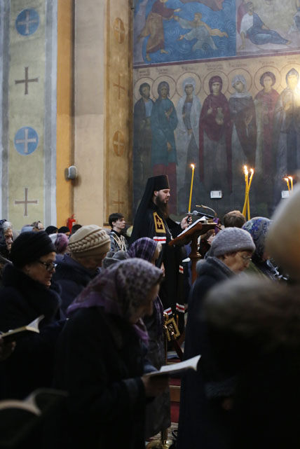 В среду первой седмицы Великого поста епископ Нестор совершил повечерие с чтением Великого канона прп. Андрея Критского в Вознесенском кафедральном соборе Кузнецка