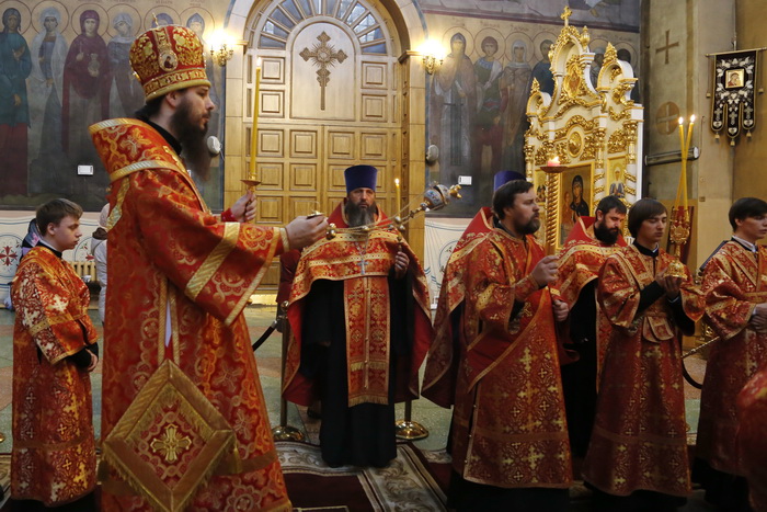 Всенощное бдение в канун дня памяти Вмч. Георгия Победоносца в Вознесенском кафедральном соборе Кузнецка