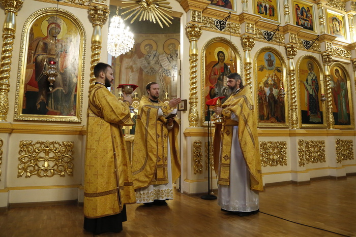 Божественные Литургии