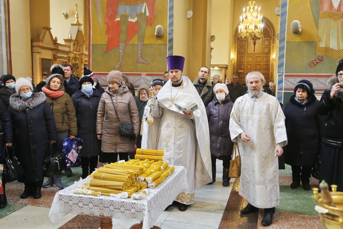 Литургия в Вознесенском кафедральном соборе Кузнецка в праздник Сретения Господня