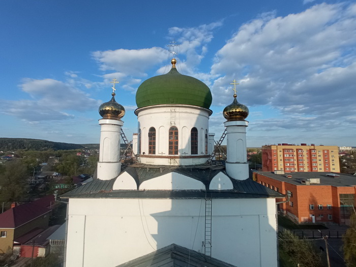 Новые купола начали устанавливать на Вознесенском кафедральном соборе Кузнецка