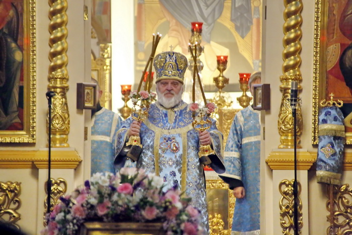 Божественная литургия в праздник Введения во храм Пресвятой Богородицы в Вознесенском кафедральном соборе Кузнецка