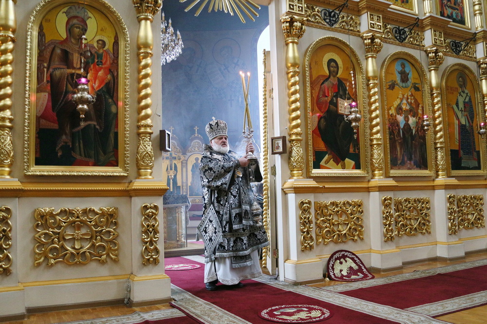 В среду первой седмицы Великого поста епископ Назарий совершил литургию в Вознесенском кафедральном соборе г.Кузнецка